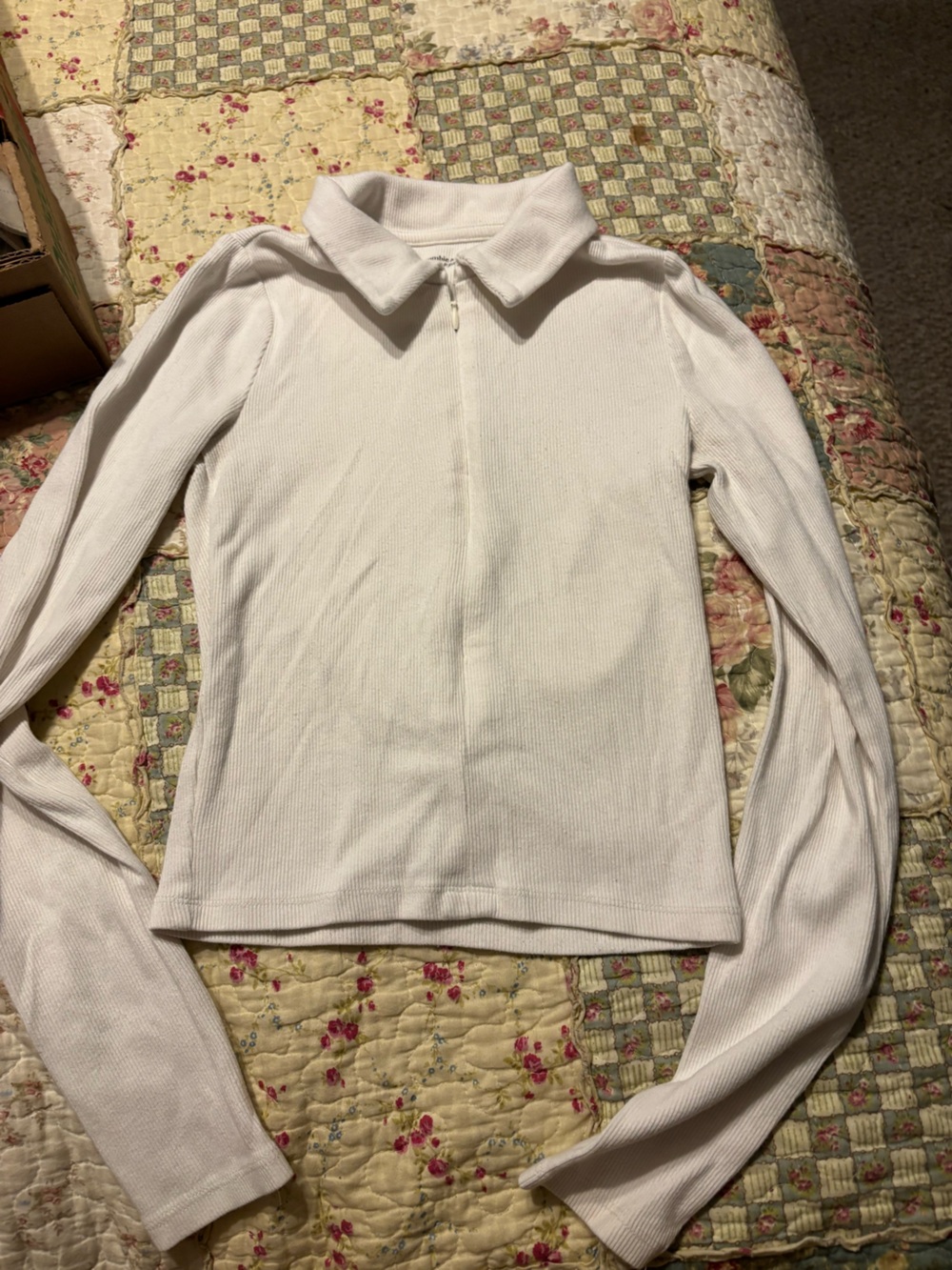 Abercrombie & Fitch White Ribbed Zip-Up Collared Sweater